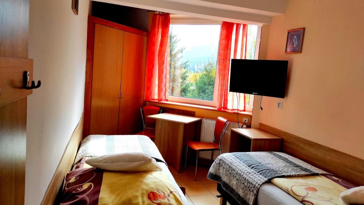 스클라르스카포렘바 Willa Mona B&B 외부 사진