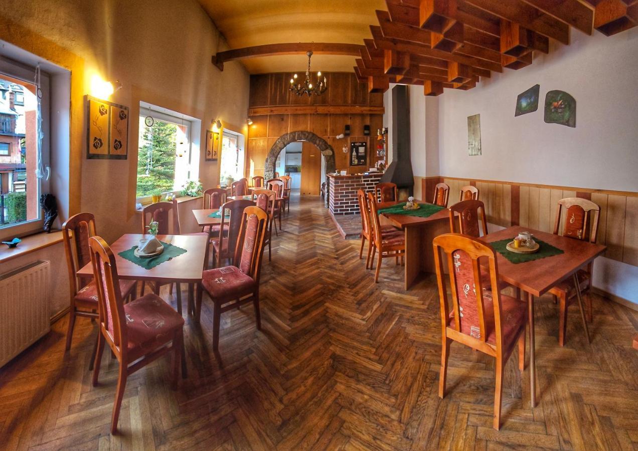스클라르스카포렘바 Willa Mona B&B 외부 사진